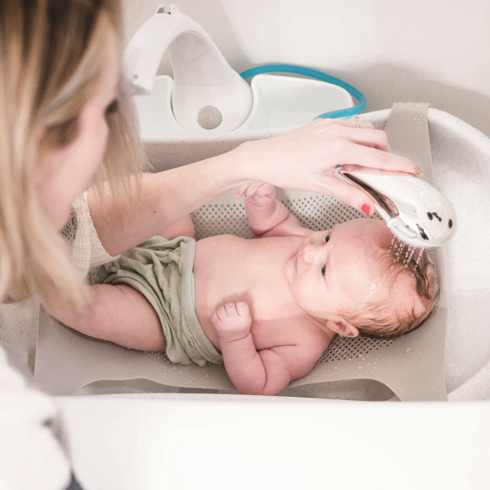 The First Years Rain Shower Baby Spa Tub with Soothing Spray Showerhead