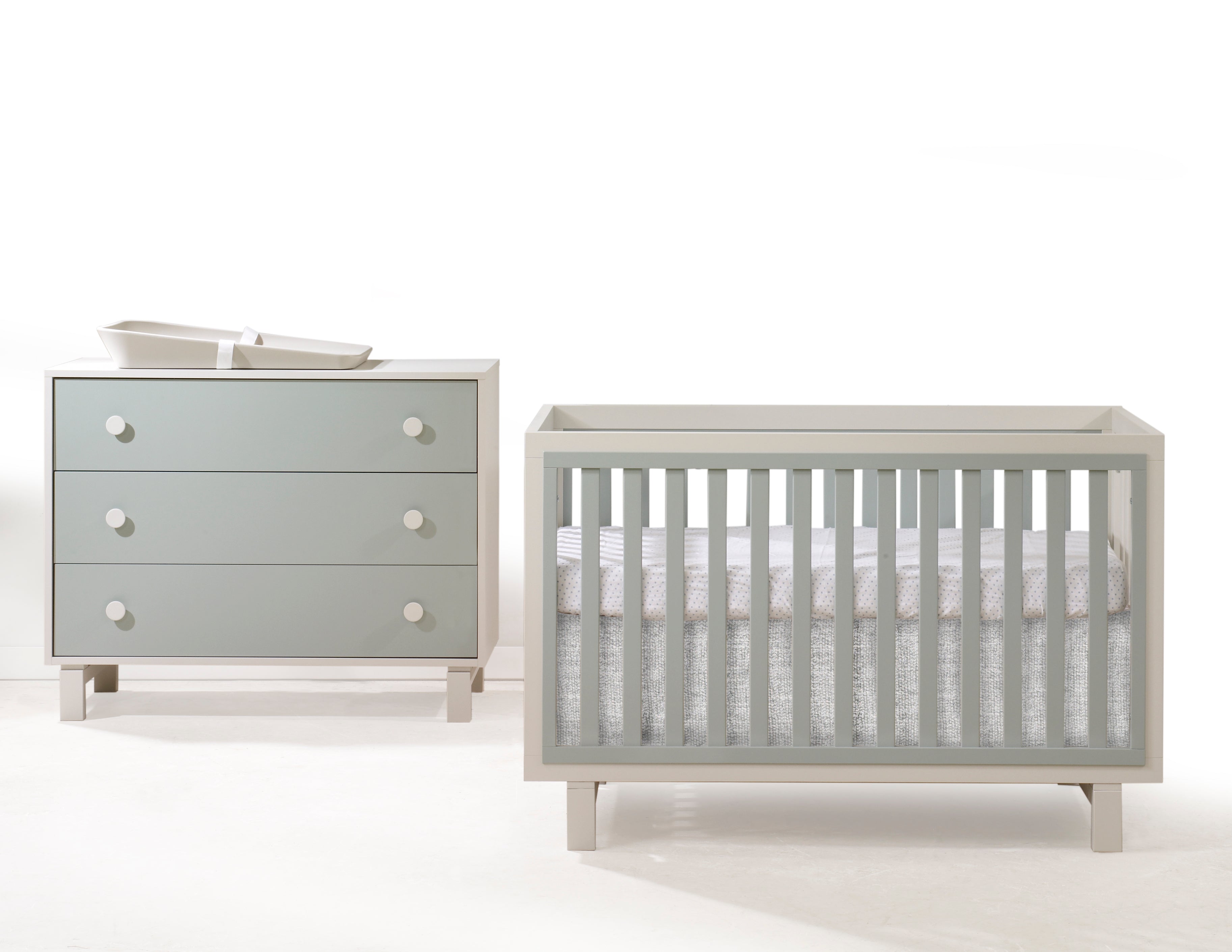 Tulip Bjorn Classic Crib & 3 Drawer Dresser XL Set