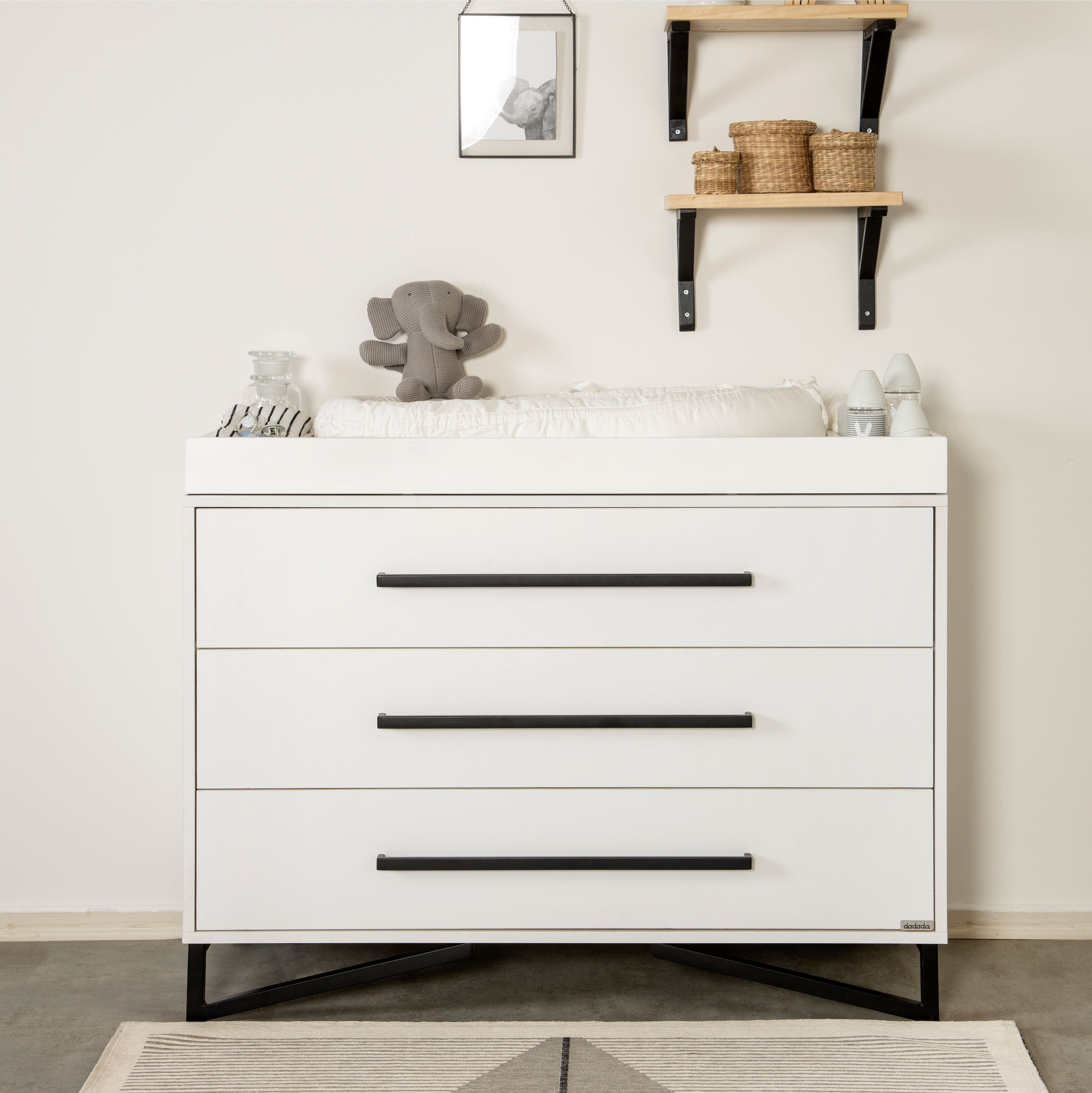 dadada  Kenton 3-Drawer Dresser