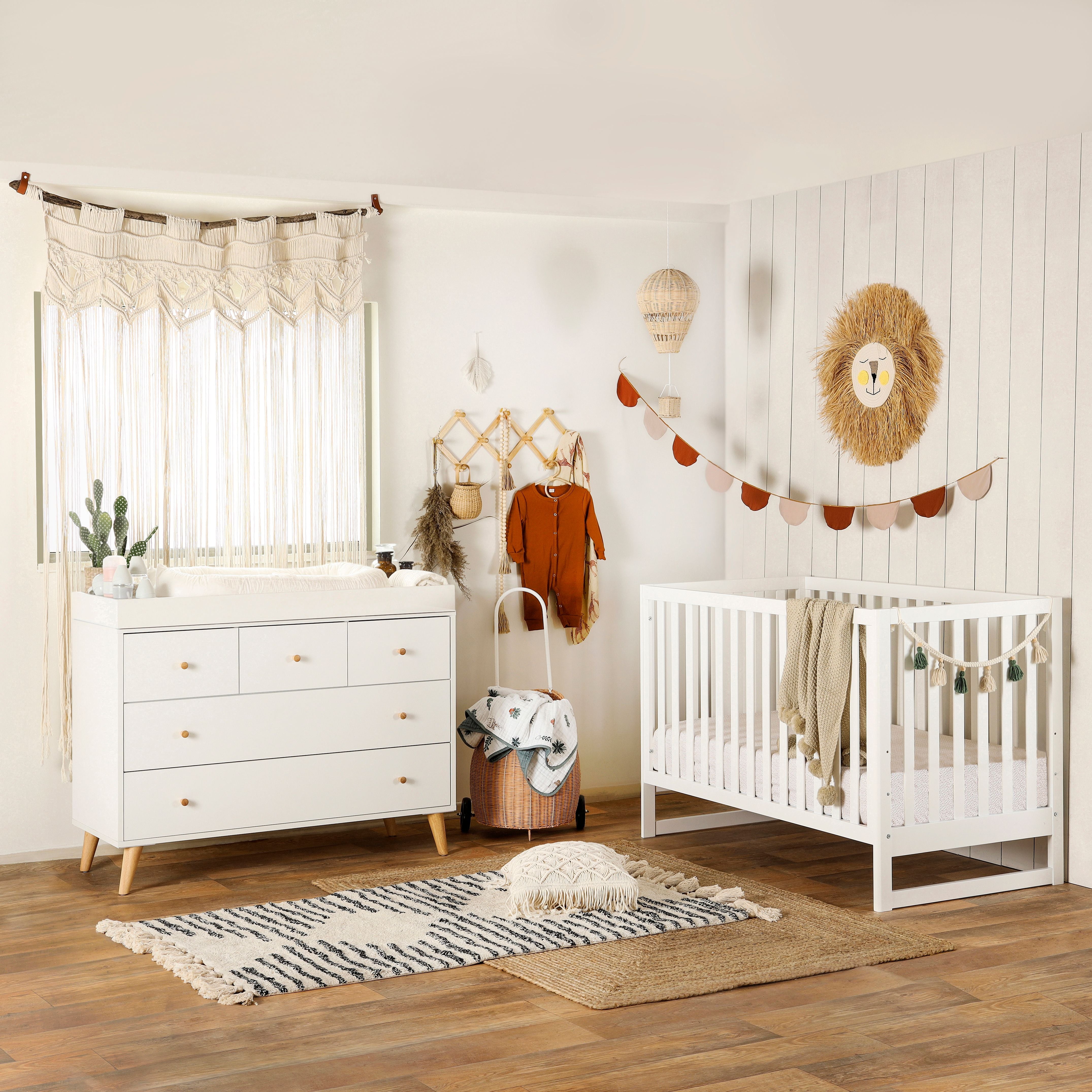 dadada Austin 3-in-1 Convertible Crib